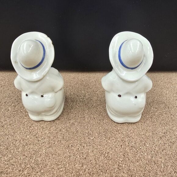 Vintage Shawnee Pottery Farmer Pig Salt & Pepper Shakers Original Corks - Picture 3 of 5